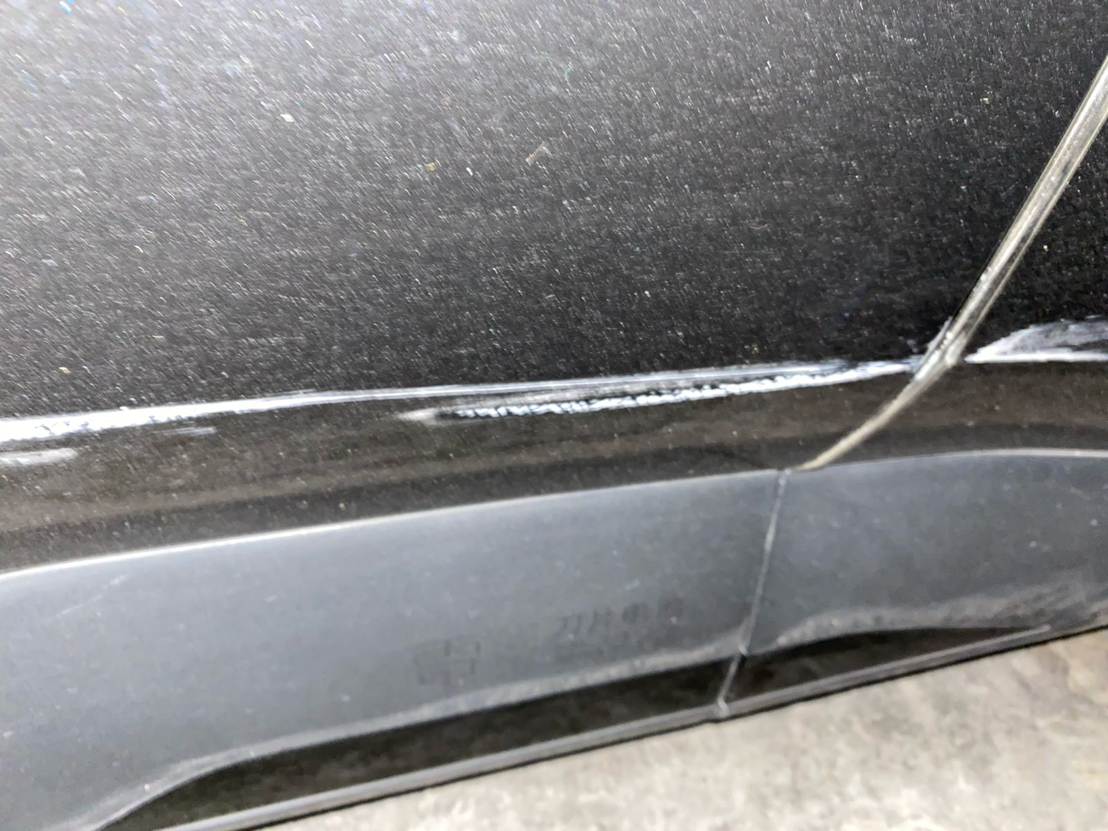 Daño en costado derecho del BYD tras la colisión - vista 4