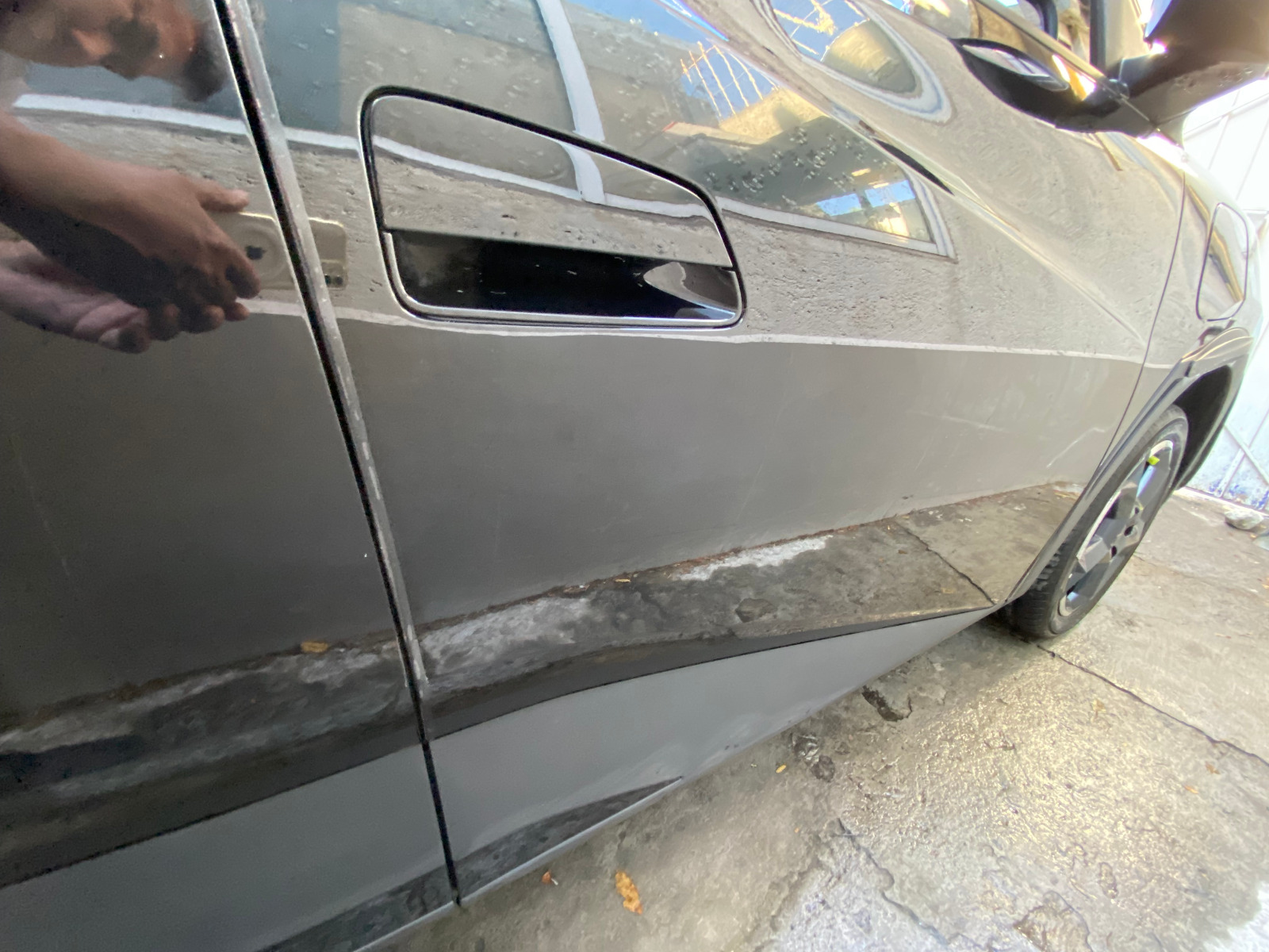 BYD con brillo espejo restaurado, 2 horas después - vista 1