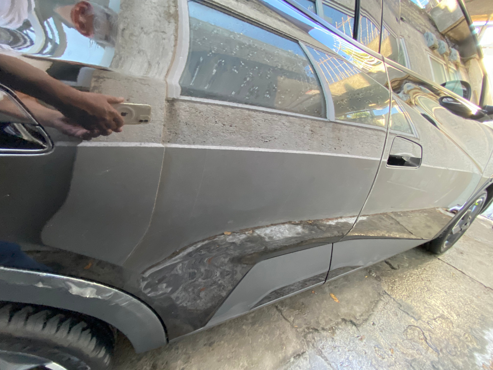 BYD con brillo espejo restaurado, 2 horas después - vista 2